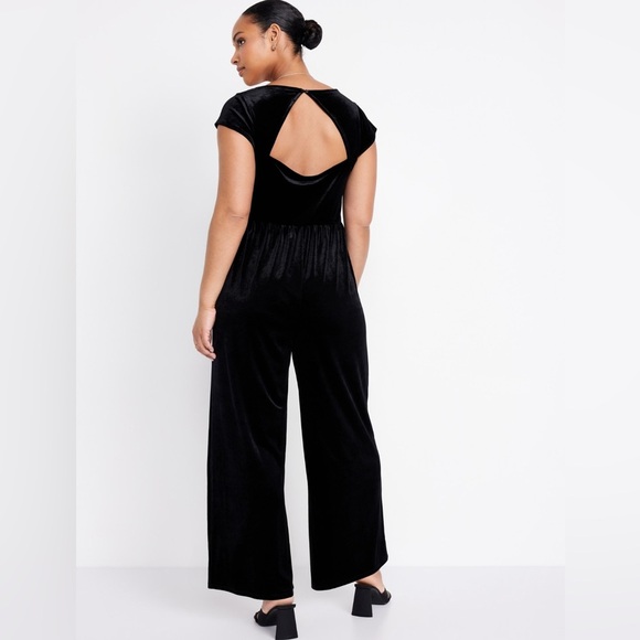 OLD NAVY Velvet Jumpsuit NWT - Picture 2 of 2
